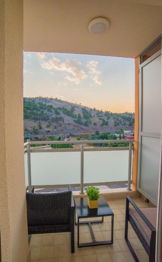 פודגוריצה Design Apartment Near Gorica Park מראה חיצוני תמונה