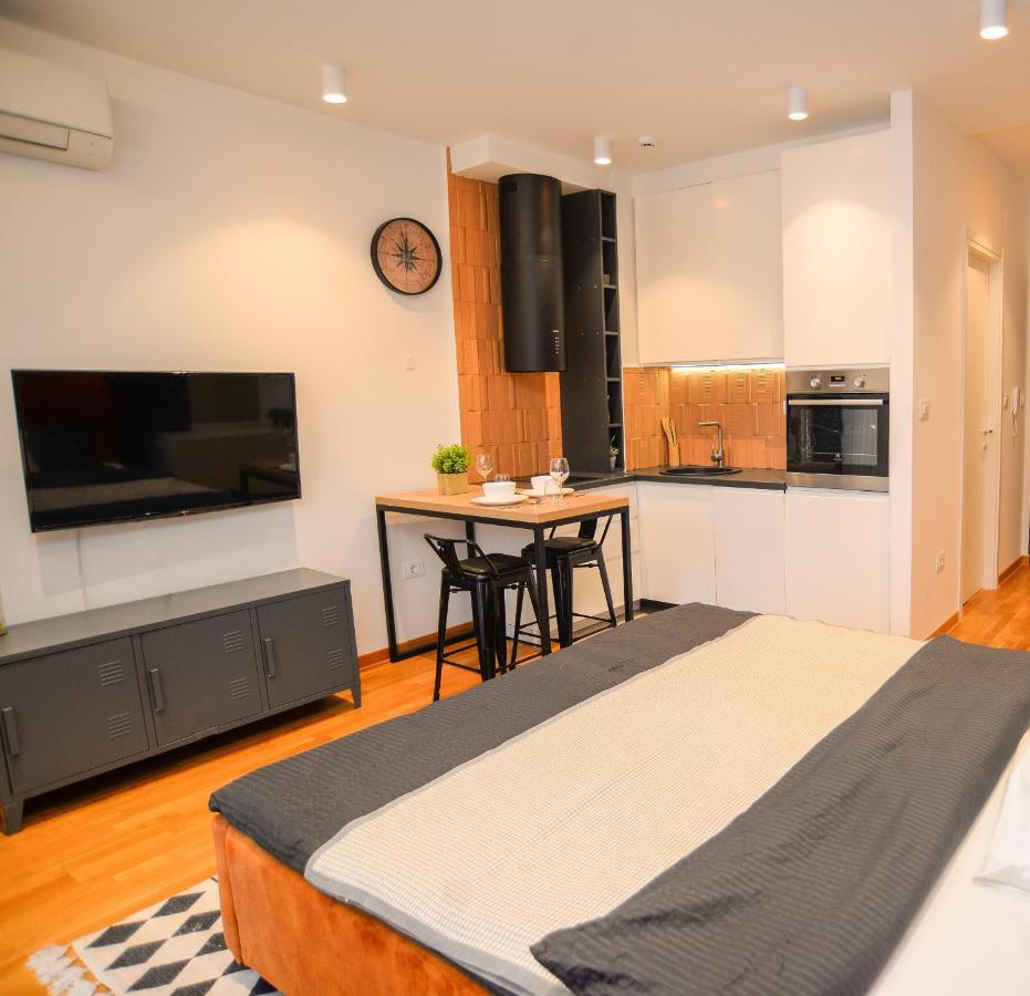 פודגוריצה Design Apartment Near Gorica Park מראה חיצוני תמונה