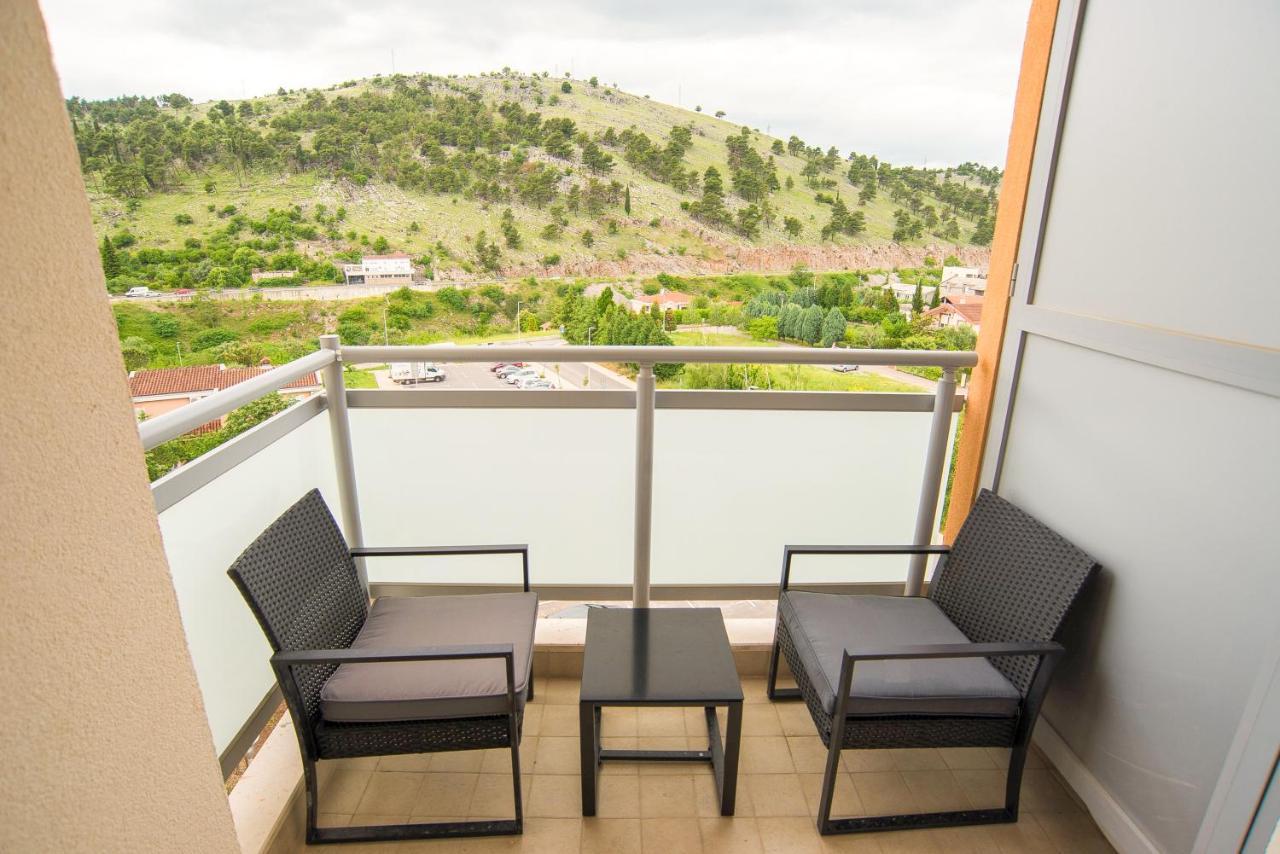 פודגוריצה Design Apartment Near Gorica Park מראה חיצוני תמונה